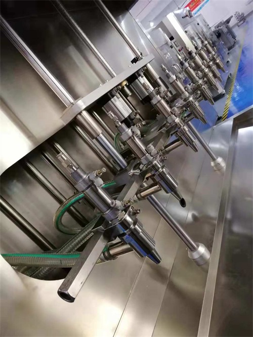 食用油灌裝機(jī)操作注意事項(xiàng)，一個(gè)經(jīng)久不衰的熱議話(huà)題